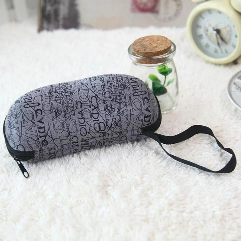 Fashion Peanut Letter Printed Hard Case Sunglasses Case Men Women Portable Stress-Resistant Sunglasses Case Portable Travel Zipper Eyeglasses Case Hook With Zipper