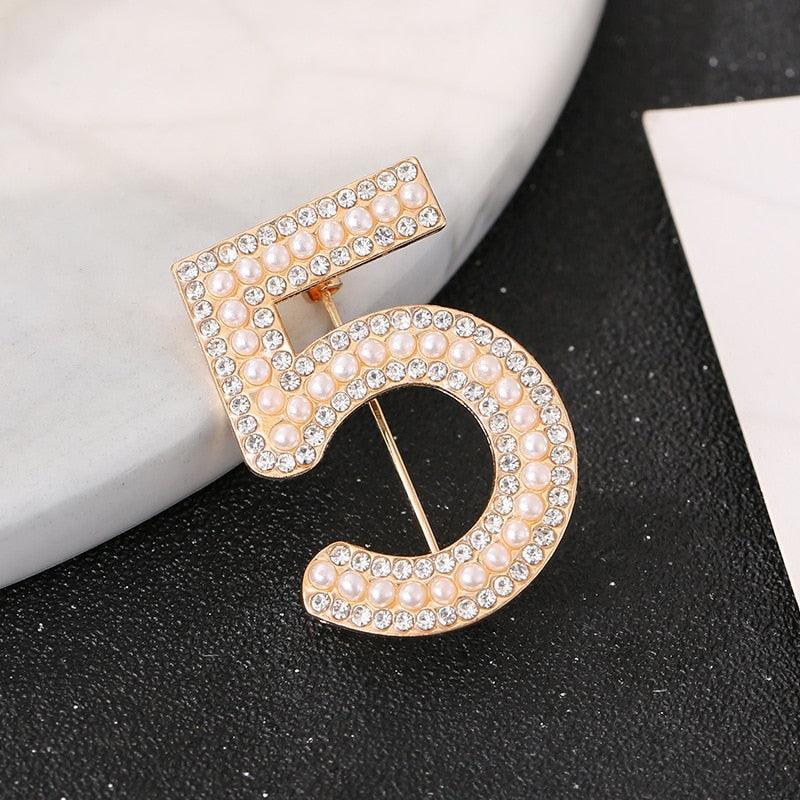 Fashion Pearl And Rhinestone Brooches Women Elegant Round Crystal Rhinestone Modern Elegant Prom Corsage Lapel Brooch Pin Trendy Butterfly Pins Clothes Accessories Wedding Gifts