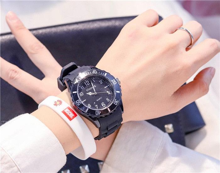 Fashion Silicone Women Watches Simple Sport Quartz Wristwatches Fresh Children Clock Casual Quartz Wristwatch Silicone Band Watch For Women Girls Student Watches