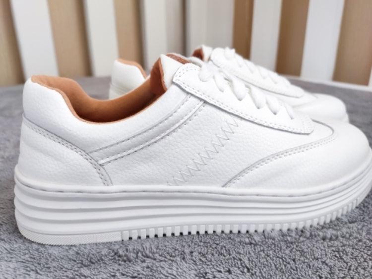 Fashion White Split Leather Women Sneakers White Lace Up Women Casual Shoe Luxury Leather Womens Sneakers Spring Casual Women Fashion Flat Sneakers