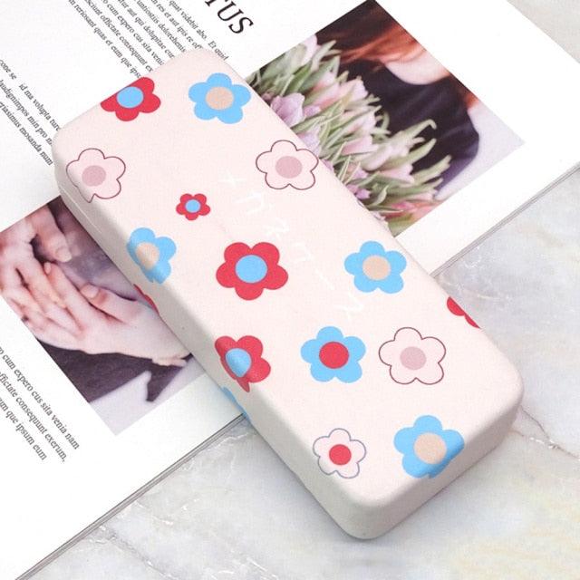 Flower Glasses Case Anti-Pressure Large Frame Glasses Storage Sunglasses Hard Eye Case Protector Eyewear Holder Hard Shell Eyeglasses Case Floral Flower Fabric Covered Clam Shell Style Eyeglass Case