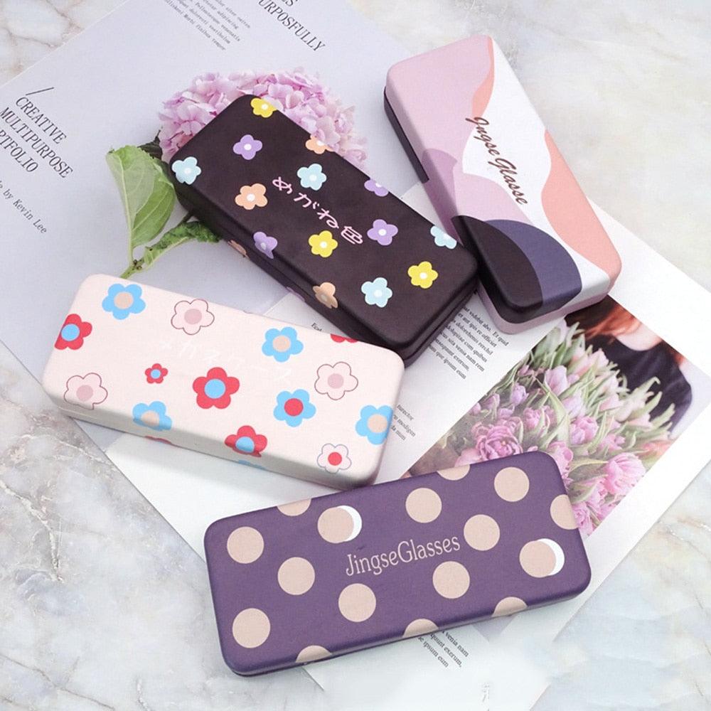 Flower Glasses Case Anti-Pressure Large Frame Glasses Storage Sunglasses Hard Eye Case Protector Eyewear Holder Hard Shell Eyeglasses Case Floral Flower Fabric Covered Clam Shell Style Eyeglass Case