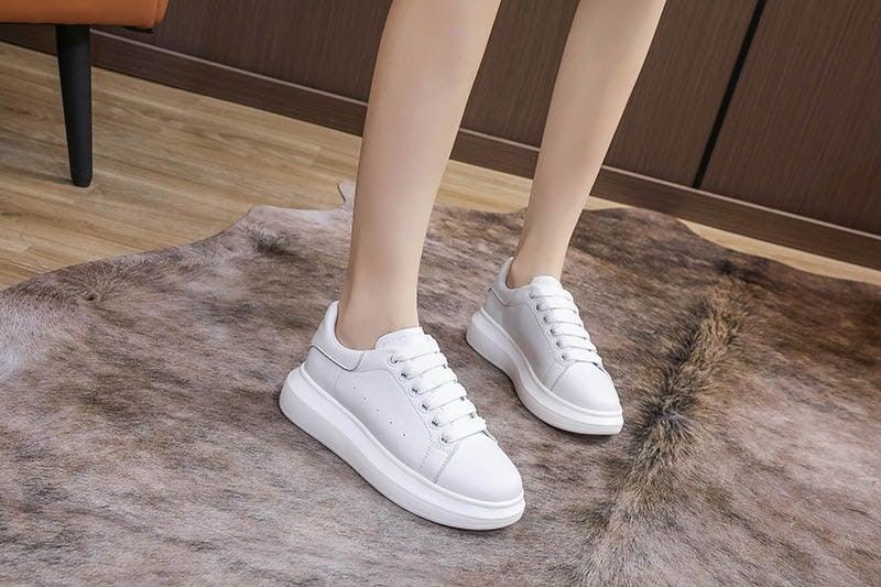 Genuine Leather Women Platform Sneakers Autumn Fashion Sports Little White Shoes Platform Flats Casual Lace Up Woman Comfort Walking Sneakers