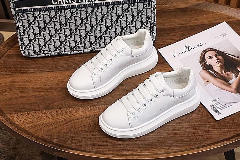 Genuine Leather Women Platform Sneakers Autumn Fashion Sports Little White Shoes Platform Flats Casual Lace Up Woman Comfort Walking Sneakers