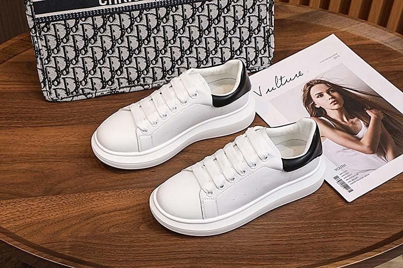 Genuine Leather Women Platform Sneakers Autumn Fashion Sports Little White Shoes Platform Flats Casual Lace Up Woman Comfort Walking Sneakers