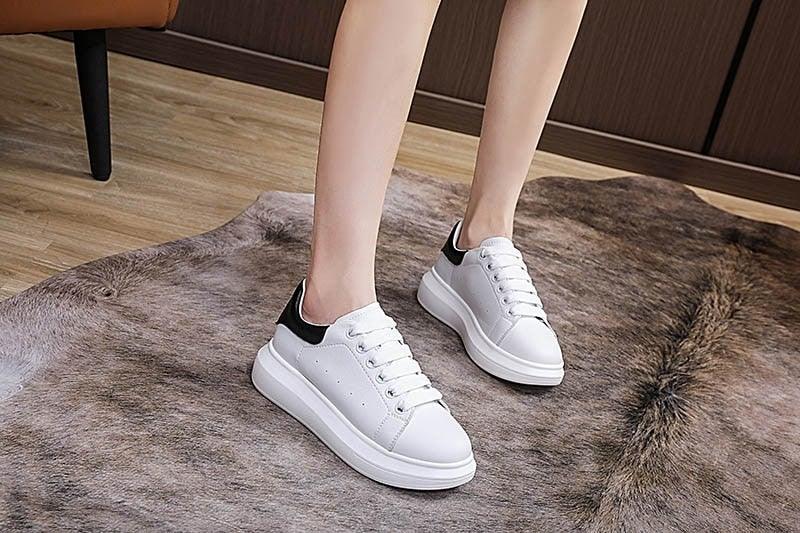 Genuine Leather Women Platform Sneakers Autumn Fashion Sports Little White Shoes Platform Flats Casual Lace Up Woman Comfort Walking Sneakers