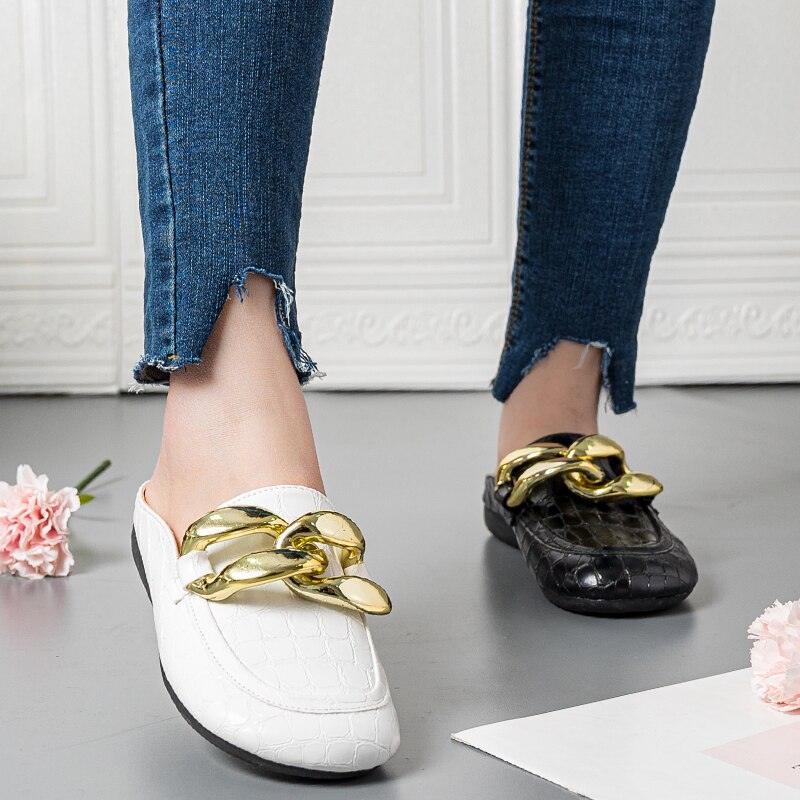 Gold Chain Women Slipper Closed Toe Slip On Mules Shoes Round Toe Low Heels Casual Slides Flat Mules Comfortable Slides Mules Shoes Ladies Slip-On Luxury Shoes