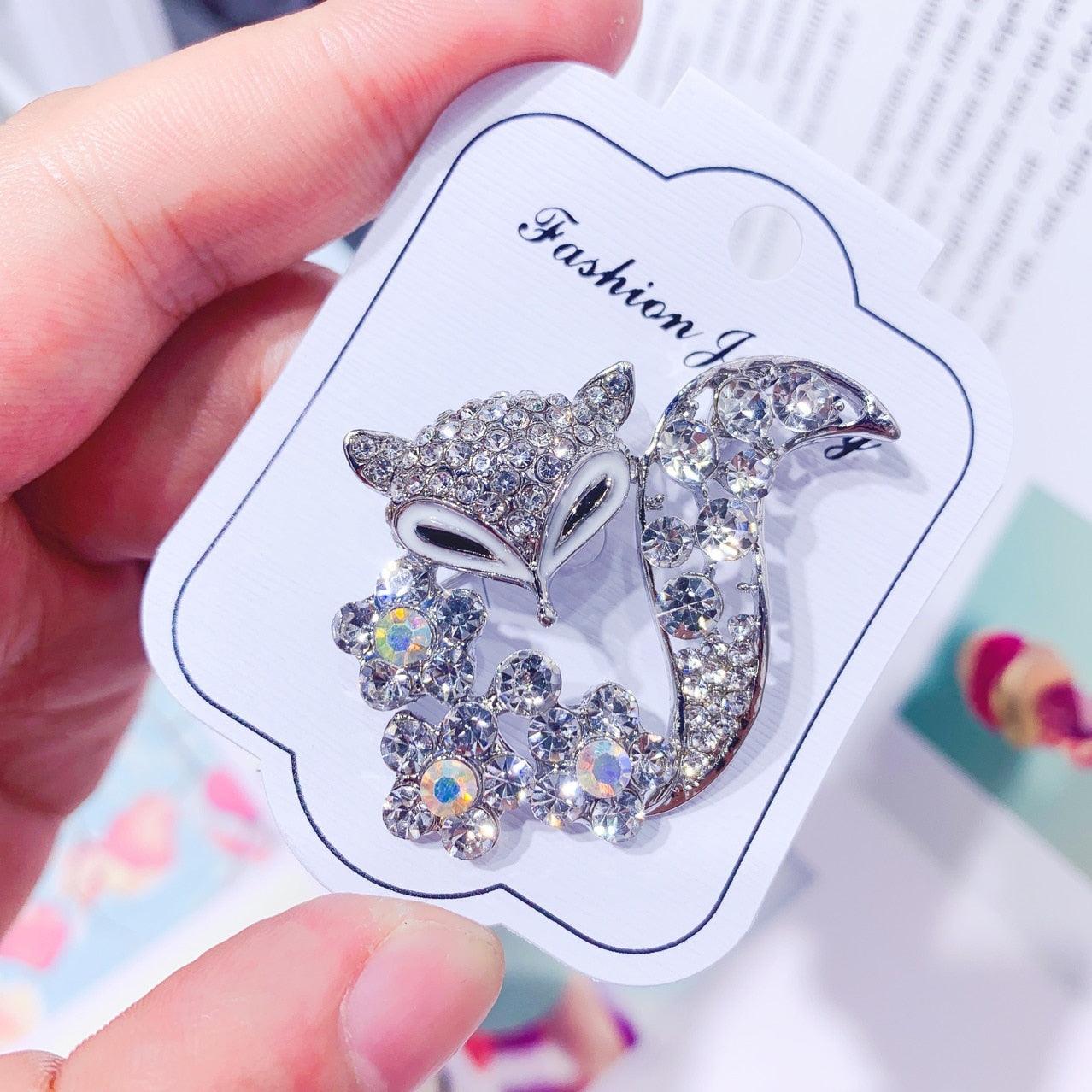 Ladies Brooch Women's Simple Fashion Fox Style Women's Coat Accessories Brooch For Women Ladies Brooch Women's Simple Fashion Fox Sweater Stylish Accessories Brooch Women Animal Party Wedding Brooches Pins