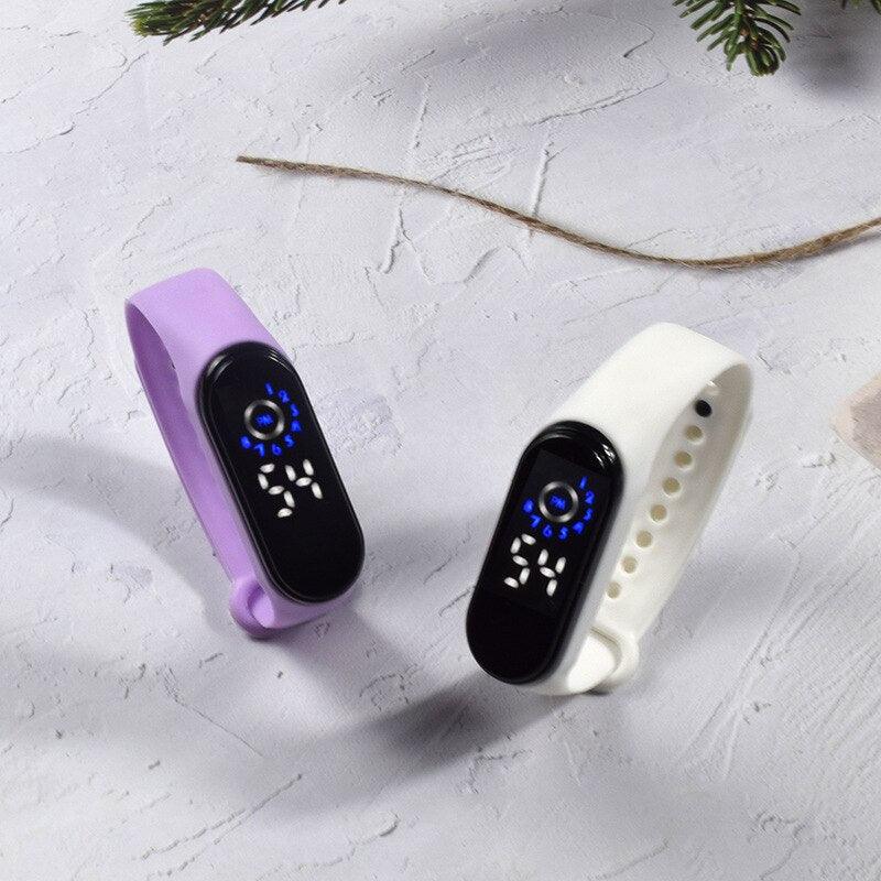 LED Electronic Boys Girls Watch Digital Silicone Wristwatch Fashion Casual Universal Watch Unisex Sport Watch Led Digital Silicone Strap Digital LED Sports Watch For Women Kids