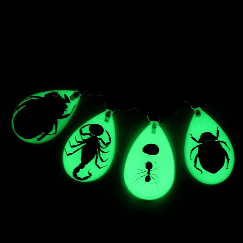 Luminous Creative Scorpion Keychain Car Keychain Artificial Amber Insect Car Key Ring Handbag Wallet Pendant Black Scorpion Resin Key Ring Glow In The Dark Pendants