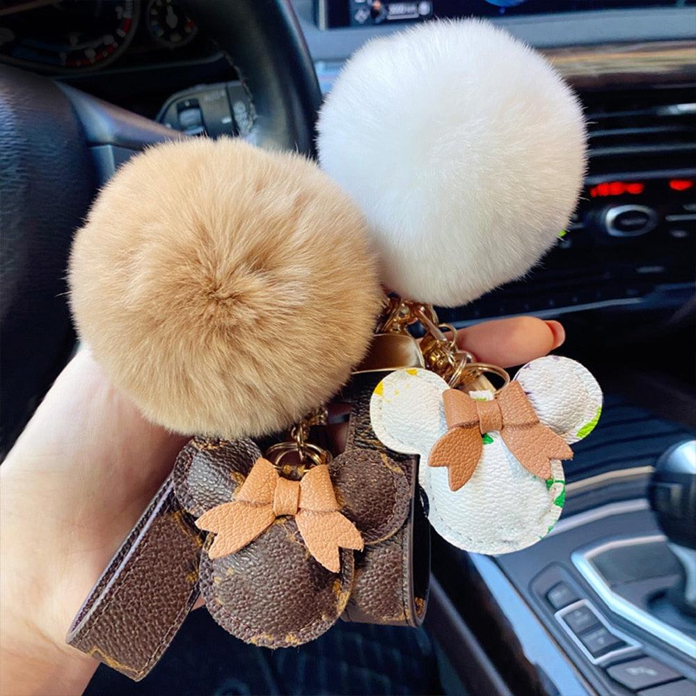 Luxury Leather Creative Car Keychain Key Ring Accessories Gift Girly Mouse Bracelets Accessories Wristlet Cover Shell Letter Holder Strap Plush Pendant Buckle Designer Car Keys Chains For Women