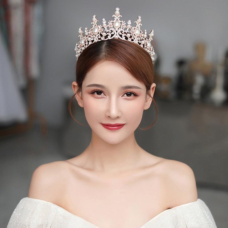 Luxury Silver Plated Crystal Pearls Bridal Tiaras Crown Rhinestone Pageant Headbands Wedding Hair Accessories Bride Headdress Elegant Pearl Crown Princess Birthday Wedding Headdress Hair Accessories