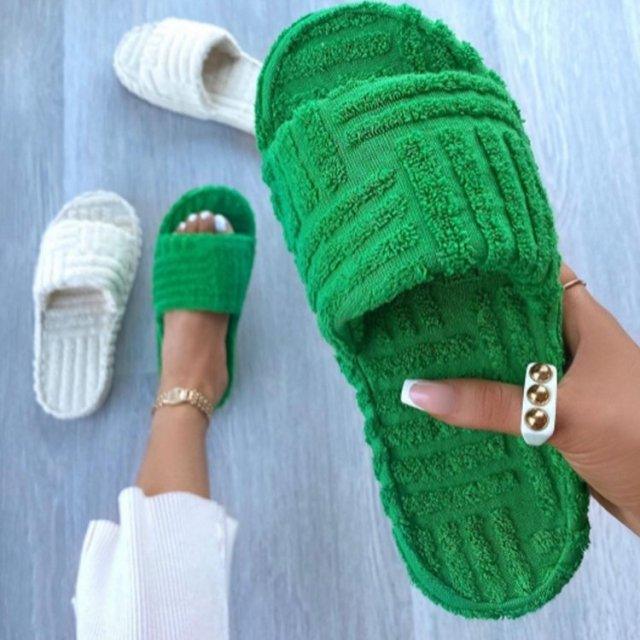 Luxury Thick Sole Women Slippers Green Flat Outwear Slides Summer Autumn Runway Flip Flops Comfy Slippers Cute Fur Slip-on Shoes Memory Foam House Slipper