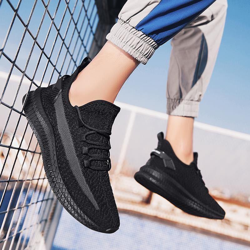 Men's Lightweight Running Shoes New Summer Comfortable And Breathable Sports Outdoor Fashion Sneakers Slip On Lightweight Athletic Fashion Casual Breathable Shoes For Walking Running Jogging