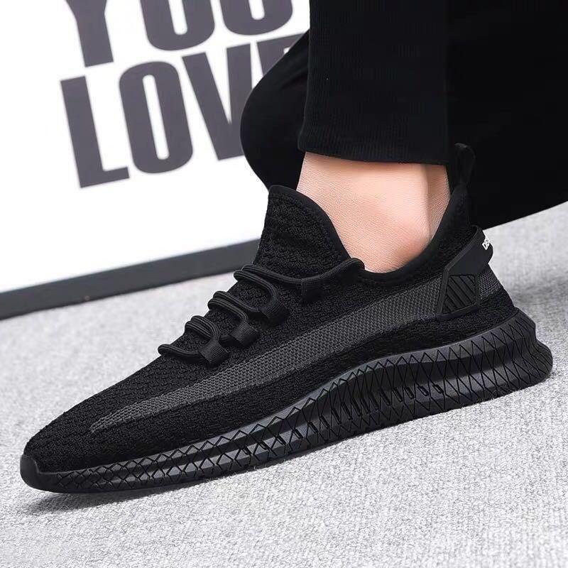 Men's Lightweight Running Shoes New Summer Comfortable And Breathable Sports Outdoor Fashion Sneakers Slip On Lightweight Athletic Fashion Casual Breathable Shoes For Walking Running Jogging