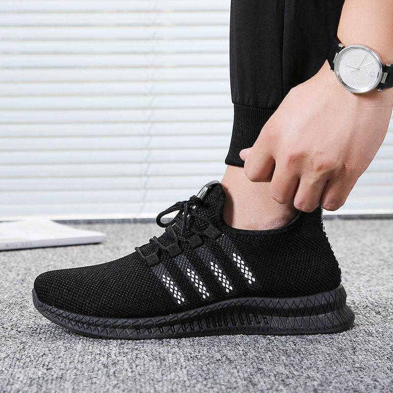 Men's Lightweight Running Shoes New Summer Comfortable And Breathable Sports Outdoor Fashion Sneakers Slip On Lightweight Athletic Fashion Casual Breathable Shoes For Walking Running Jogging