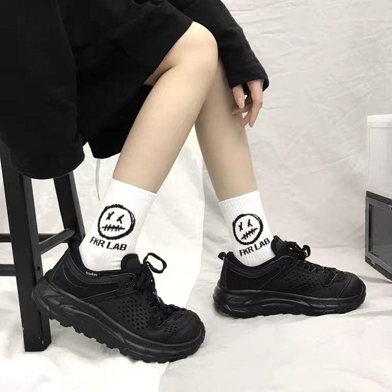 New Fashion Kawaii Cute Smilies Patterned Socks Pure Cotton Cartoon Pattern Hip Hop Style Breathable Mid Tube Socks Skateboard Socks Soft Long Sock for Men And Women