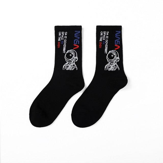 New Fashion Stylish Basketball Men Socks Cotton Hip-hop Female Sports Socks Combed Out Of Pure Cotton High Quality Harajuku Cool Funny Unisex Crew Socks For Men And Women