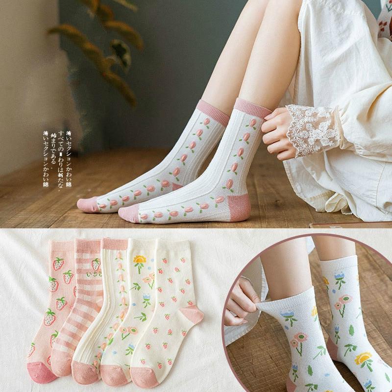 New Harajuku Style Kawaii Woman Socks Cotton Socks Novelty Socks with Strawberry and Flower Funny and Pink Socks Running And Climbing Socks For Men And Women