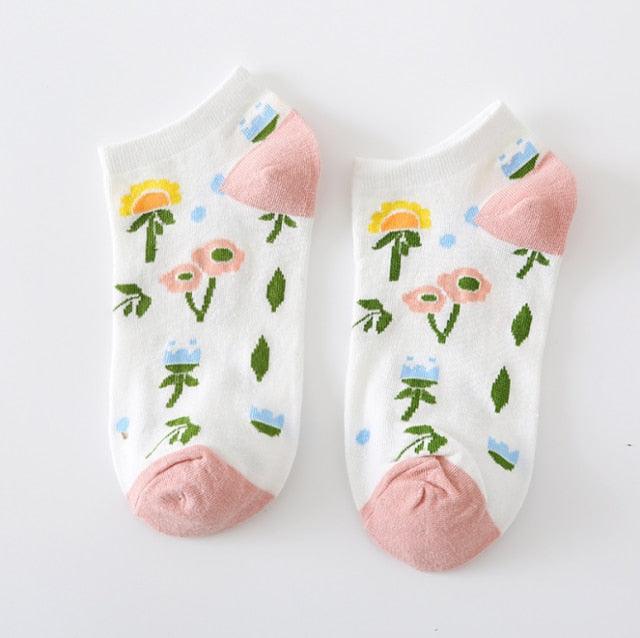 New Harajuku Style Kawaii Woman Socks Cotton Socks Novelty Socks with Strawberry and Flower Funny and Pink Socks Running And Climbing Socks For Men And Women