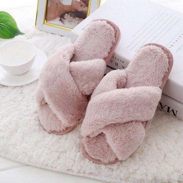 New Luxury Fluffy Slippers Indoor Warm Furry Fur Flip Flops Women Amazing Plush Slides Shoes Warm Comfortable Fuzzy Furry Slippers Indoor Cozy Memory Foam Anti-Slip Flip Flops