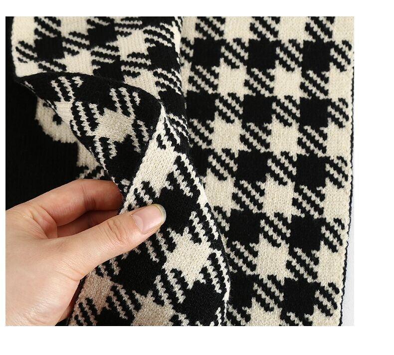 New Luxury Winter Soft Wool Knitted White and Black Double-sided Smiley Face Scarf Head Wraps Shawls Hijabs Shawls Escharpe Elegant Shawl For Female