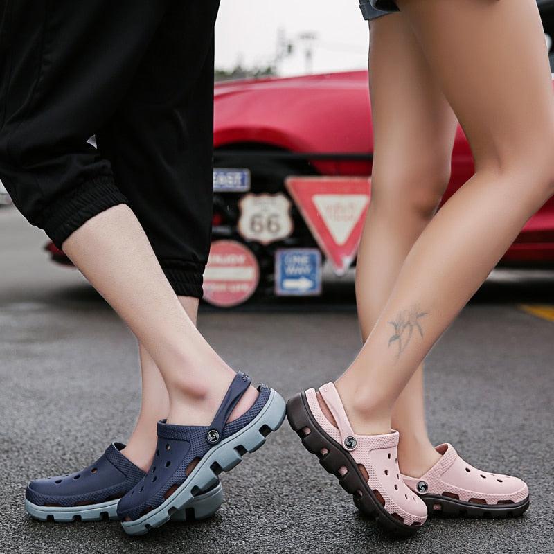 New Mens Summer Slippers Beach Sandals Jelly Shoes Men Outdoor Sandals Hollow Clogs Adjustable Garden Slippers House Shoes Durable Lightweight Beach Clogs