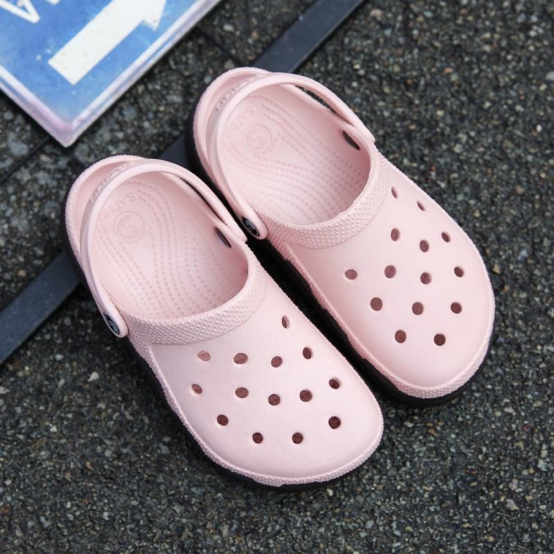 New Mens Summer Slippers Beach Sandals Jelly Shoes Men Outdoor Sandals Hollow Clogs Adjustable Garden Slippers House Shoes Durable Lightweight Beach Clogs