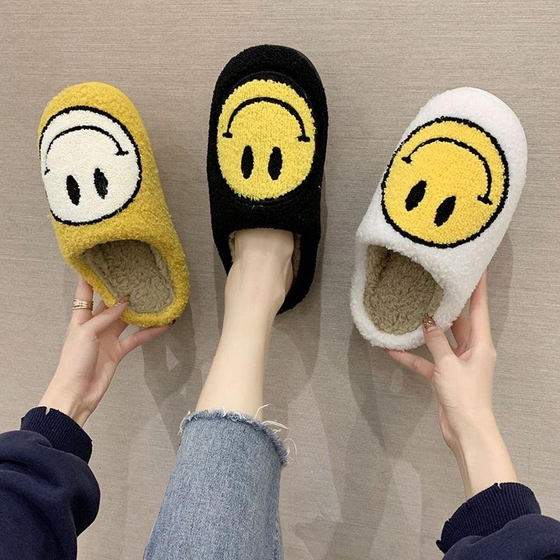 New Pink Smiley Face Slippers Women Smile Slippers Happy Face Slippers Retro Smiley Face Soft Plush Comfy Warm Slip-on Slippers Fluffy Fur Lined Mens Cute Home Sandals Winter Indoor House Slippers