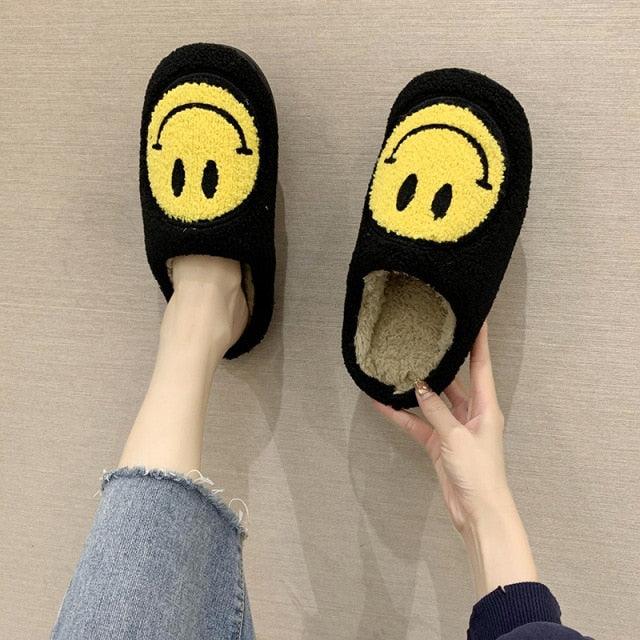 New Pink Smiley Face Slippers Women Smile Slippers Happy Face Slippers Retro Smiley Face Soft Plush Comfy Warm Slip-on Slippers Fluffy Fur Lined Mens Cute Home Sandals Winter Indoor House Slippers