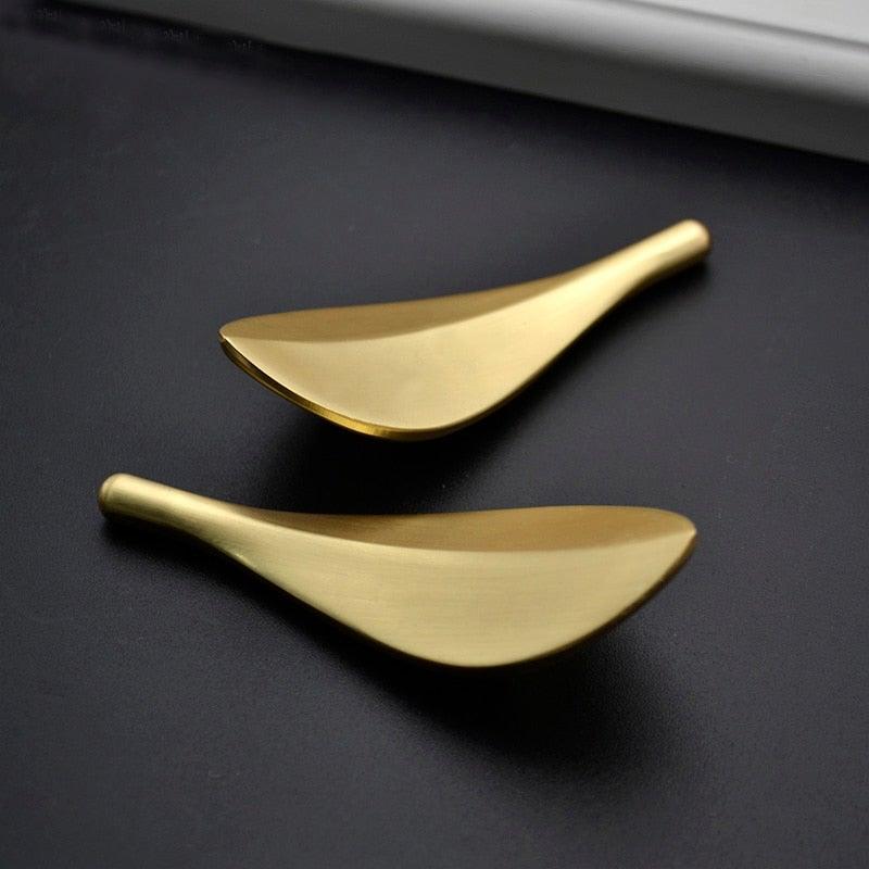 Nordic Style Solid Brass Gold Leaf Shaped 32mm Cabinet Knob Door Pulls Furniture Handles Knob Cabinet Knob Door Pulls Nordic Style Furniture Handles Knob Creative Light Luxury Handle Golden Leaf Handle Wardrobe Shoe Cabinet Bathroom Cabinet Handle