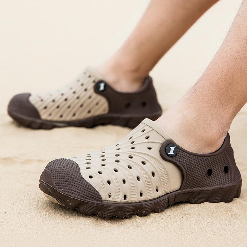 Outdoor Men Sandals Summer Hole Shoes Rubber Clogs Men Garden Shoes Black Beach Sandals Slippers Breathable Lightweight Sandals Unisex Beach Quick Drying Sandals Couple Outdoor Slippers