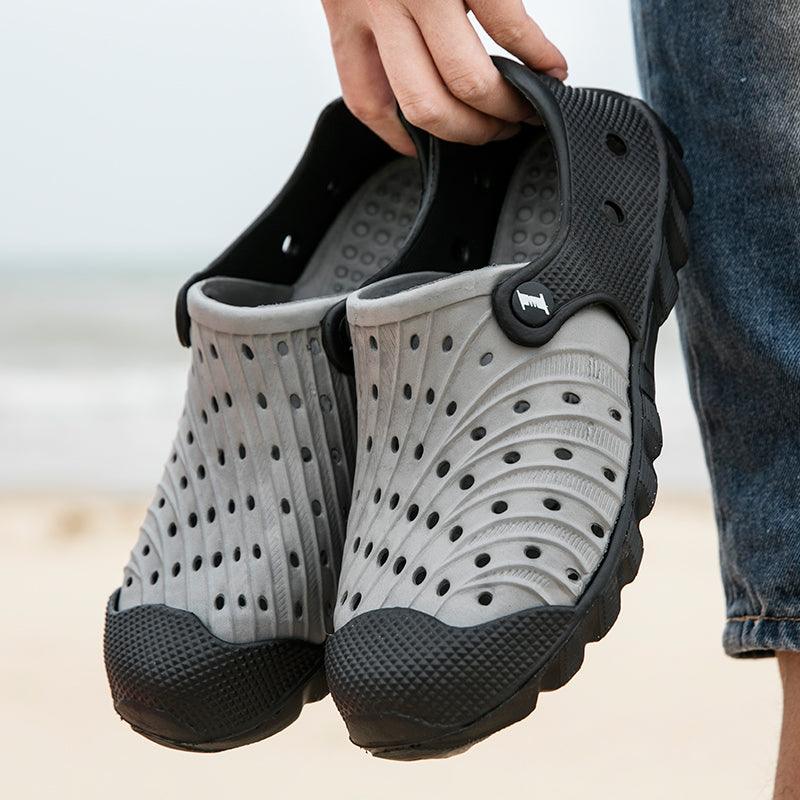 Outdoor Men Sandals Summer Hole Shoes Rubber Clogs Men Garden Shoes Black Beach Sandals Slippers Breathable Lightweight Sandals Unisex Beach Quick Drying Sandals Couple Outdoor Slippers