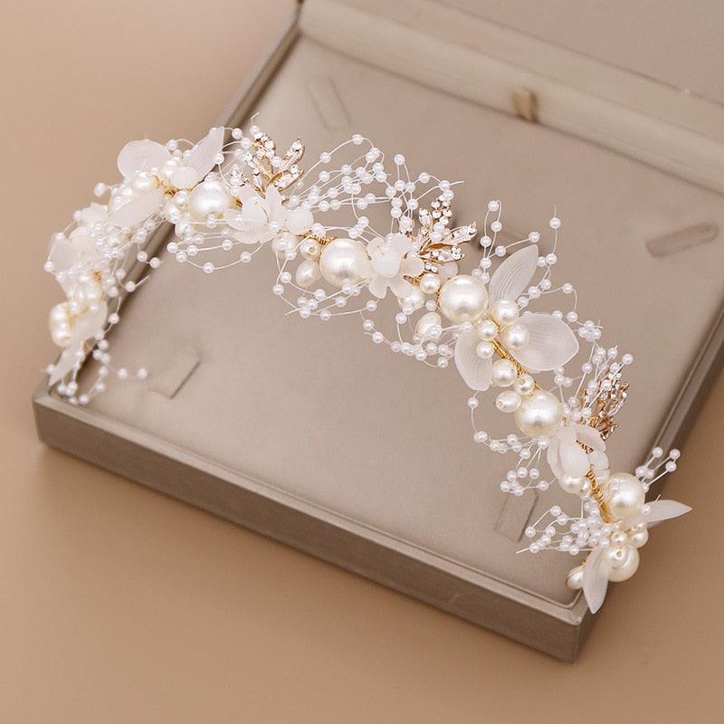 Pearl Flower Wreath Headband Girls Bridal Elegant Crowns Hair Headdress Bride Head Hoop Wedding Headbands Hair Jewelry Handmade Tiara Bridal Hair Bands Wedding Hair Accessories Gift Headpieces Hair Styling Accessories
