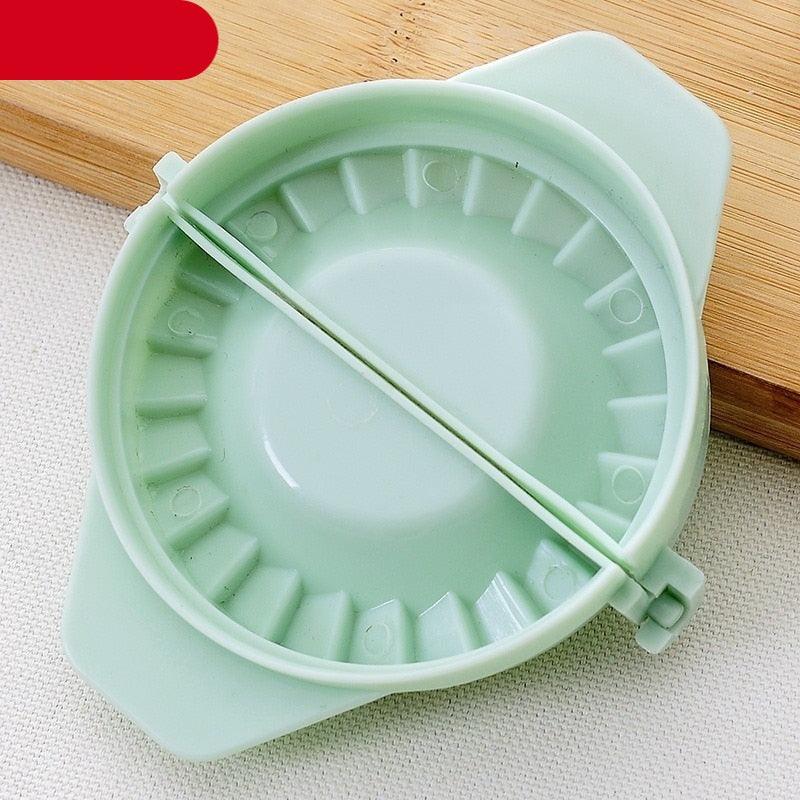 Plastic Dumpling Molds Food Maker Dough Press Pie Hand Mould Creative Tools Kitchen Accessories Dumpling Maker Stuffed Dumpling Plastic Mold Filling Cooking Tool Kitchen Accessories