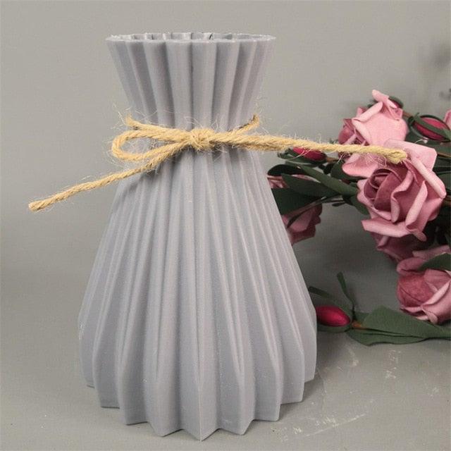 Plastic Vases Anti-ceramic Unbreakable Basket Imitation Rattan Flower Vase For Home Décor Desktop Decoration Living Room Office or Bookshelf