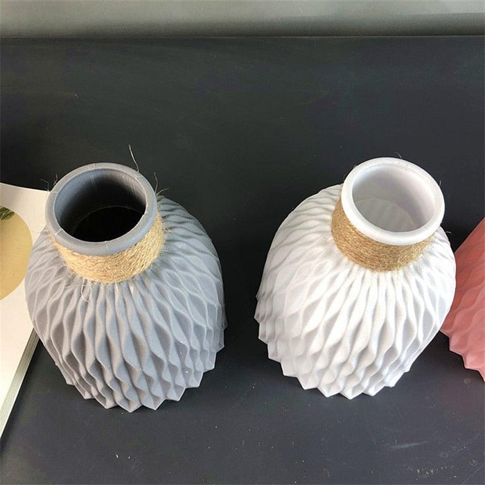 Plastic Vases Anti-ceramic Unbreakable Basket Imitation Rattan Flower Vase For Home Décor Desktop Decoration Living Room Office or Bookshelf