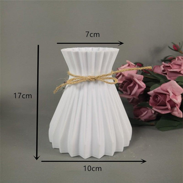 Plastic Vases Anti-ceramic Unbreakable Basket Imitation Rattan Flower Vase For Home Décor Desktop Decoration Living Room Office or Bookshelf