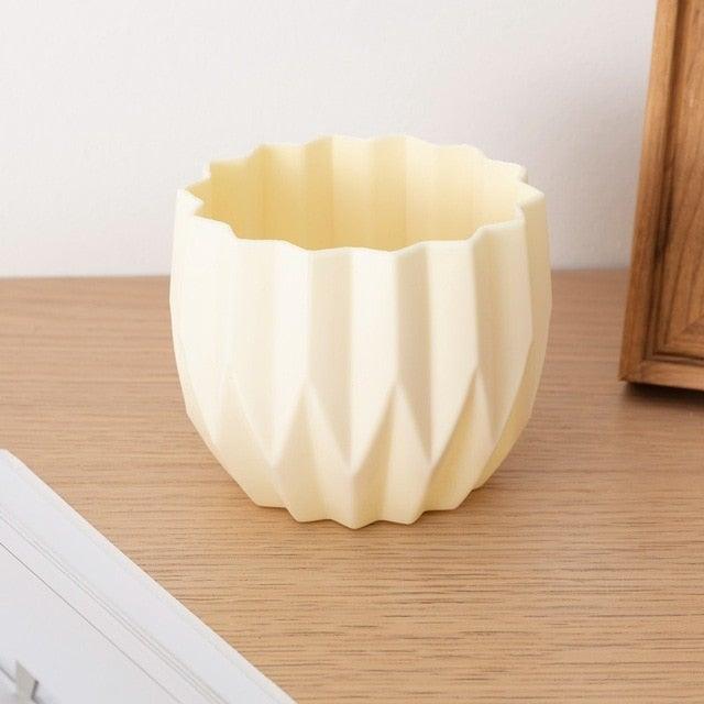 Plastic Vases Anti-ceramic Unbreakable Basket Imitation Rattan Flower Vase For Home Décor Desktop Decoration Living Room Office or Bookshelf