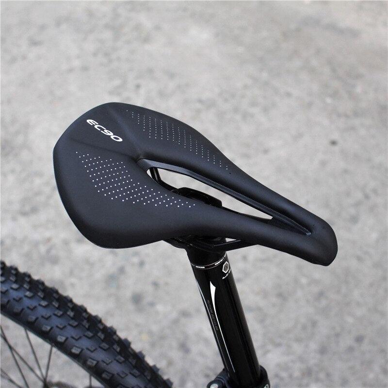 Road Bike Saddles PU Ultralight Breathable Comfortable Seat Cushion Bike Racing Saddle Superflow Road Bike Saddle High Performance And Comfortable Lightweight Sport Road Bike Seat