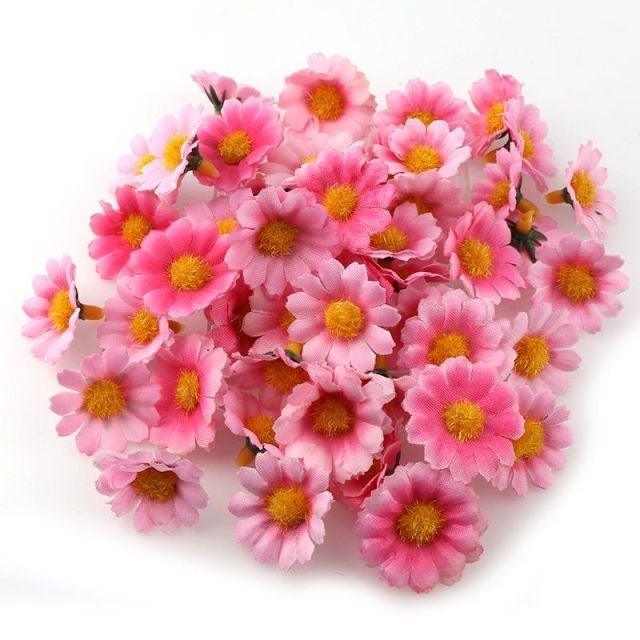 100PC/lot 2.5cm Mini Daisy Decorative Flower Artificial Silk Flowers Party Wedding Decoration Home Decor (without stem) Decoration Flowers Wall Heads for Home Wedding Decoration Wreath Accessories Craft Fake Flower