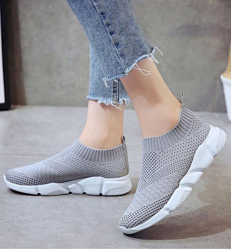 Women Slip On White Sneakers Vulcanize Shoes Super Light Women Casual Breathable Walking Shoes Lightweight Running Shoes Mesh Workout Casual Espadrilles Sports Sneakers