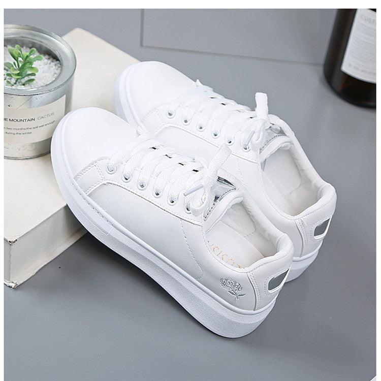 Women Casual New Spring Sneakers Fashion Embroidered White Sneakers Breathable Flower Lace-Up Leather Casual Sports Flat Low Top Sneaker