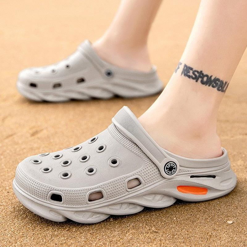 New Style Outdoor Sandals Soft Sole Beach Shoes Mens And Womens The Same Style Suitable For Summer Platform Slippers Men Sports Sandals Men Outdoor Indoor Slippers Lightweight Sandals Garden Clogs