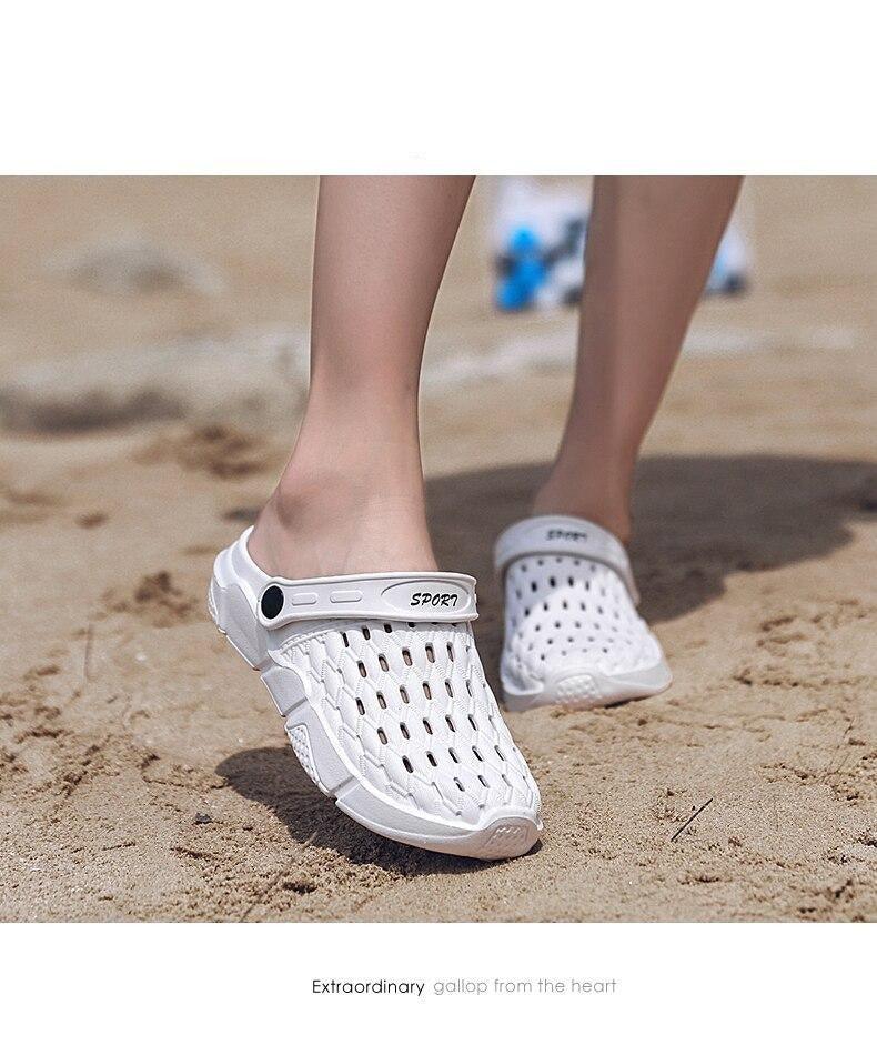 New Sandals Hole Shoes Couple Home Summer Hollow Out Mens And Womens Beach Flat Clogs Classic Mules Anti-Skid Rubber Sole Slip On Summer Arch Support Slippers