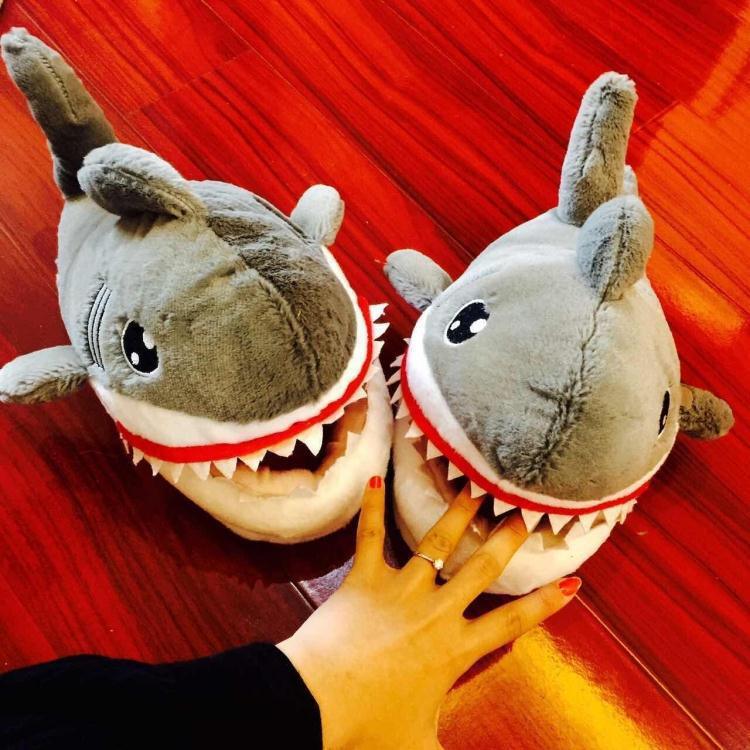 Shark Funny Shoes Girls  Indoor Slippers Home Shoes Fashion Plush Warm Slippers Women Winter Cute Shark Cozy Women Slippers With Funny Face Memory Foam Non-Slip Rubber Sole Soft Slip On Home Shoes