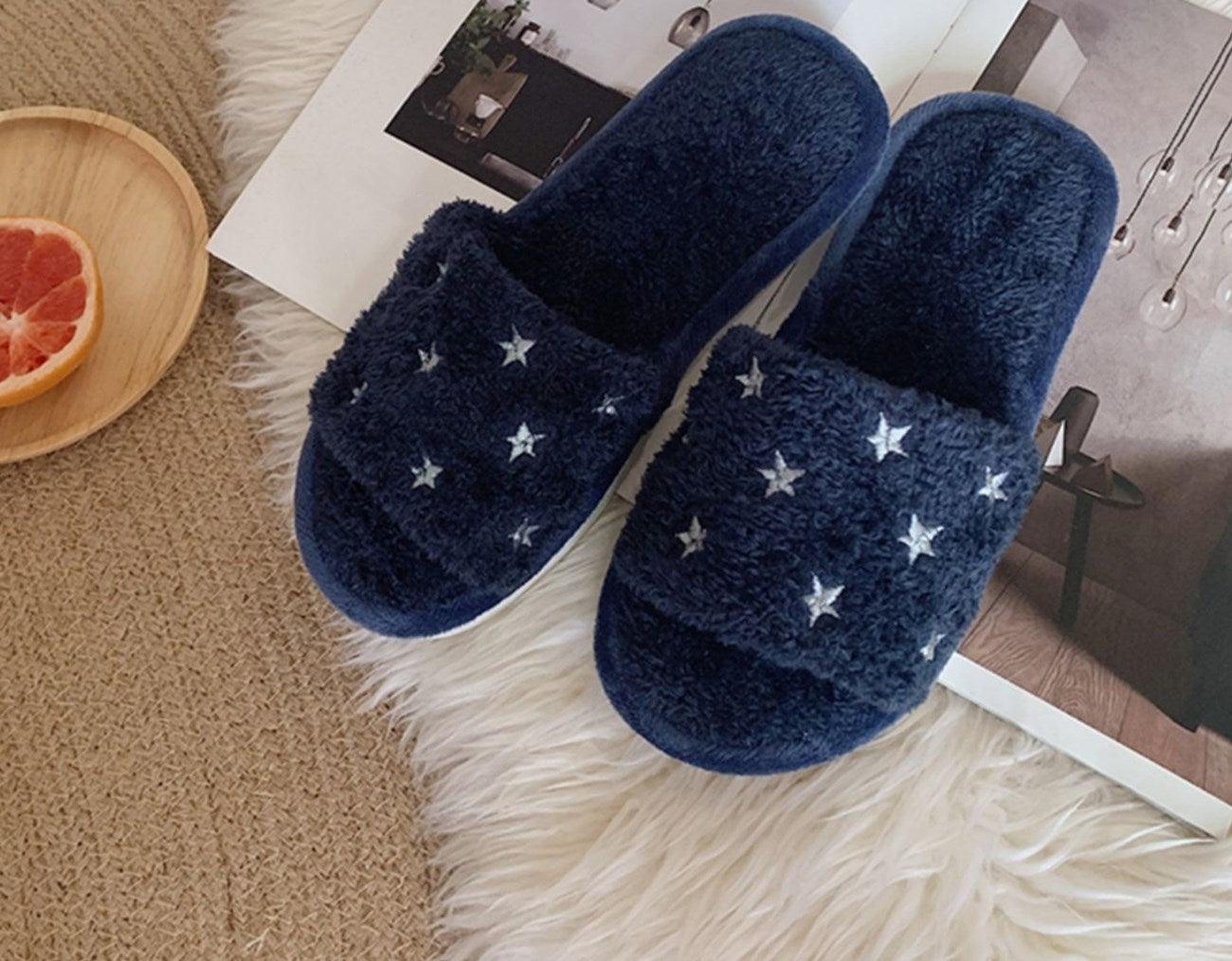 Soft Fur Home Slippers Warm Fluffy Plush Slippers Winter Cotton Slippers Fashionable Plush Shoes Fur Slippers Flip Flop Open Toe Cozy House Slippers