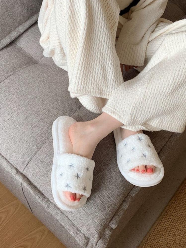 Soft Fur Home Slippers Warm Fluffy Plush Slippers Winter Cotton Slippers Fashionable Plush Shoes Fur Slippers Flip Flop Open Toe Cozy House Slippers