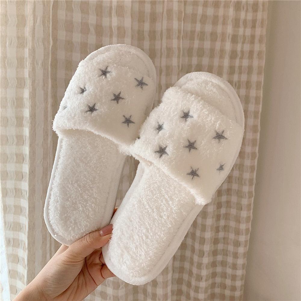 Soft Fur Home Slippers Warm Fluffy Plush Slippers Winter Cotton Slippers Fashionable Plush Shoes Fur Slippers Flip Flop Open Toe Cozy House Slippers