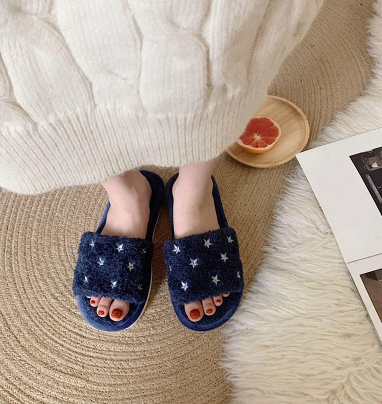 Soft Fur Home Slippers Warm Fluffy Plush Slippers Winter Cotton Slippers Fashionable Plush Shoes Fur Slippers Flip Flop Open Toe Cozy House Slippers